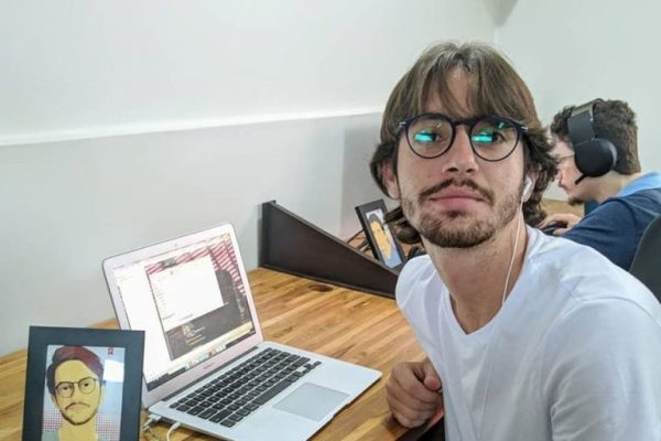 Encontro da equipe Weeke no escritório